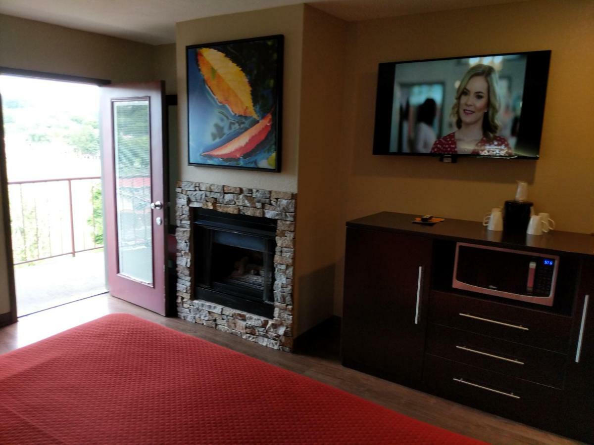 Riverside Tower Pigeon Forge Extérieur photo